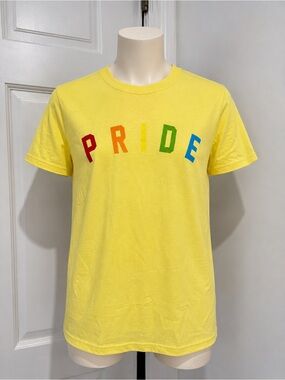 Crystal Wolf Yellow Graphic Tee - Small